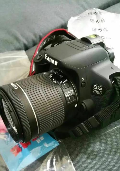 7D与700D相比，哪个更适合你？（以画质、功能和价格为比较，7D和700D的对比分析）