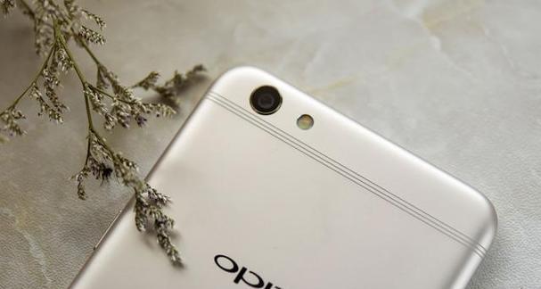 「OPPOReno9s手机实用性与性能全面评测」（「探索OPPOReno9s的颠覆性创新，了解其卓越的功能和表现」）