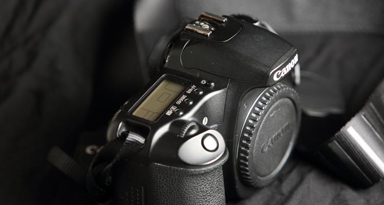 佳能EOS30D（探索佳能EOS30D相机的出色性能和先进功能）